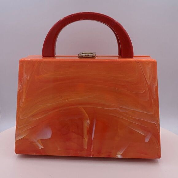 NWOT, hard shell acrylic handbag/purse/cross body.  Holds phone, summer colour - Picture 1 of 14